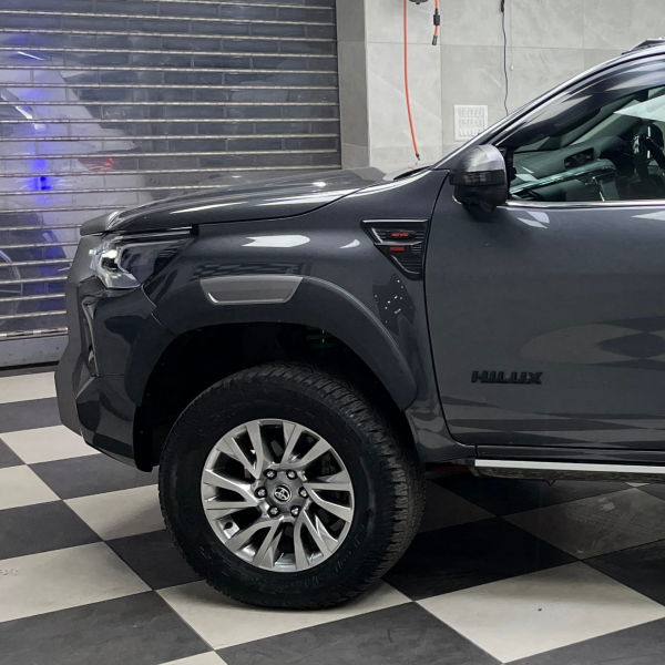 Toyota Hilux Fender Flare V1